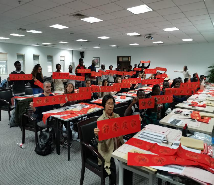 2019年11月26日留学生书法体验2